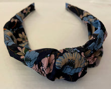 Load image into Gallery viewer, Navy Floral Patterned Hairband
